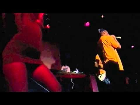 2 Live Crew » The 2 Live Crew - We want some pussy (live)