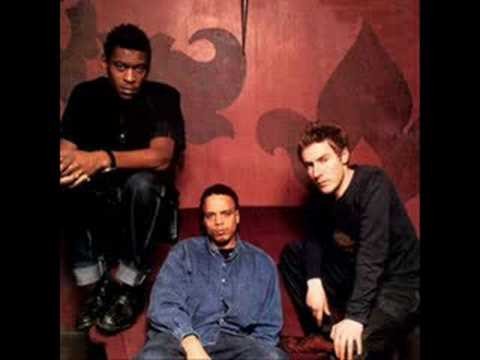 Massive Attack » Massive Attack - Light My Fire (Live)