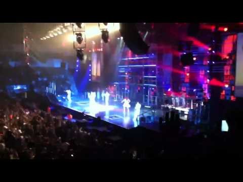 Ricky Martin » Ricky Martin- La Bomba (LIVE)
