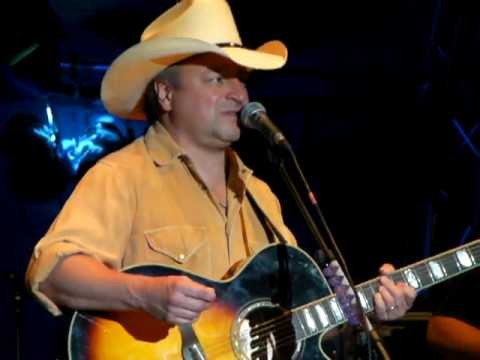 Mark Chesnutt » Mark Chesnutt - It Wouldn't Hurt To Have Wings