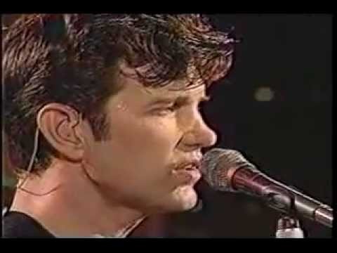 Chris Isaak » Chris Isaak - Flying (1998, Live)