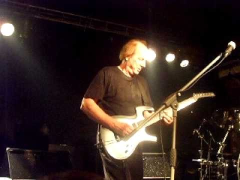 Adrian Belew » Adrian Belew - Drive live Bratislava 17.11.2010