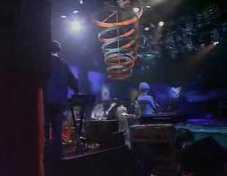 Stereolab » Stereolab - Les Yper Sound [live on Jools Holland]