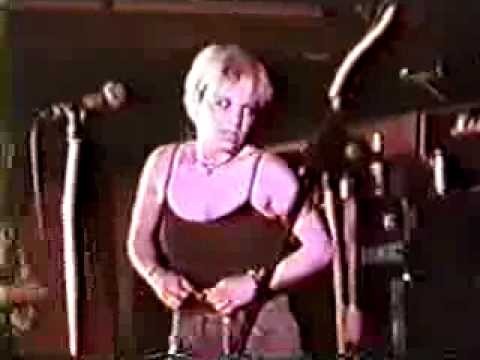 7 Year Bitch » 7 Year Bitch - Lorna - live Long Beach CA 1993
