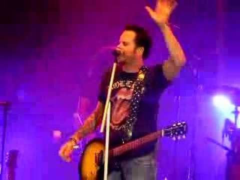 Gary Allan » Gary Allan -- "He Can't Quit Her"