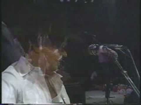 George Strait » George Strait - You Look So Good In Love (live)