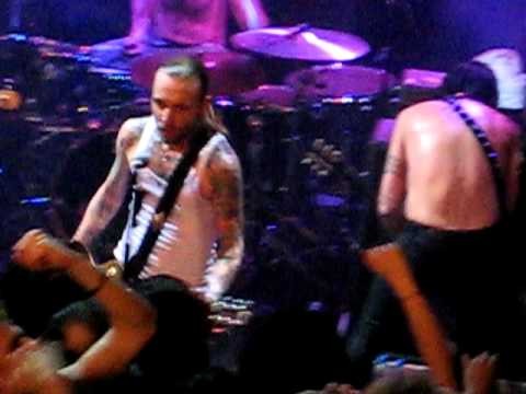 Backyard Babies » Backyard Babies-The Clash (live)