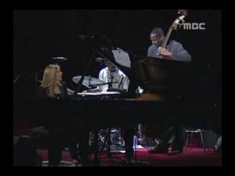 Diana Krall » Diana Krall - I Love Being Here With You.flv