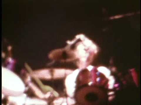 Genesis » Complet Genesis Counting out time live Bern 1975