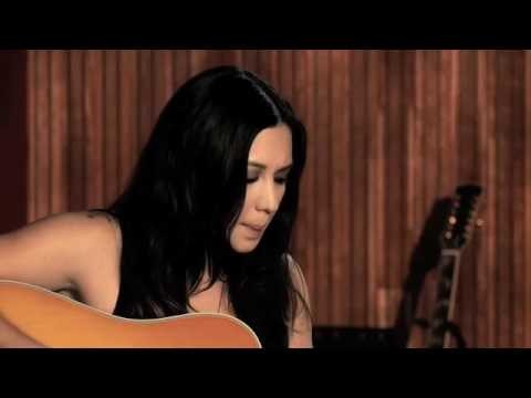 Michelle Branch » Michelle Branch - "Hotel Paper" Live Acoustic