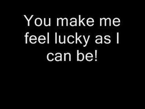 Hoobastank » Hoobastank - Lucky (Lyrics Vid)