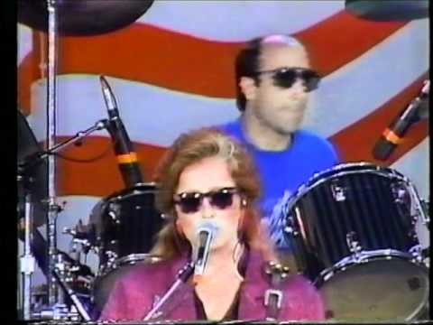 Bonnie Raitt » Bonnie Raitt - I Can't Help Myself 1985