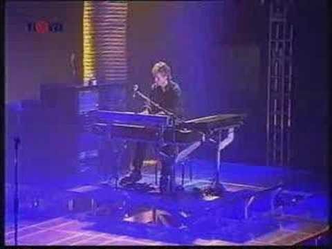 Genesis » Genesis - There Must Be Some Other Way (Live)