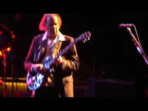 Neil Young » Neil Young - Powderfinger. live