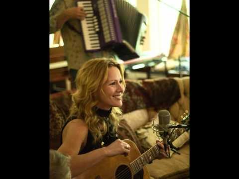 Allison Moorer » Both Sides Now - Performed by Allison Moorer